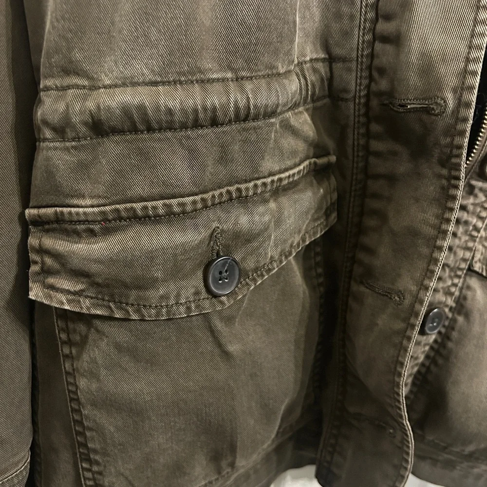 Like new Lucky Brand size XS  Olive green Utility Jacket. Lightweight. Gorgeous! - Picture 6 of 16